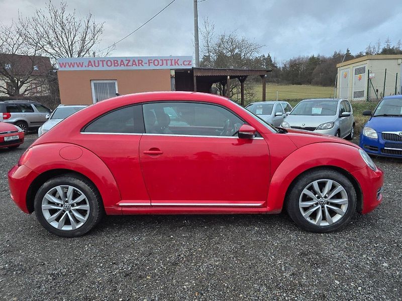 Volkswagen Beetle (2012) 1.6 TDi 2012 - fotka 8 z 17