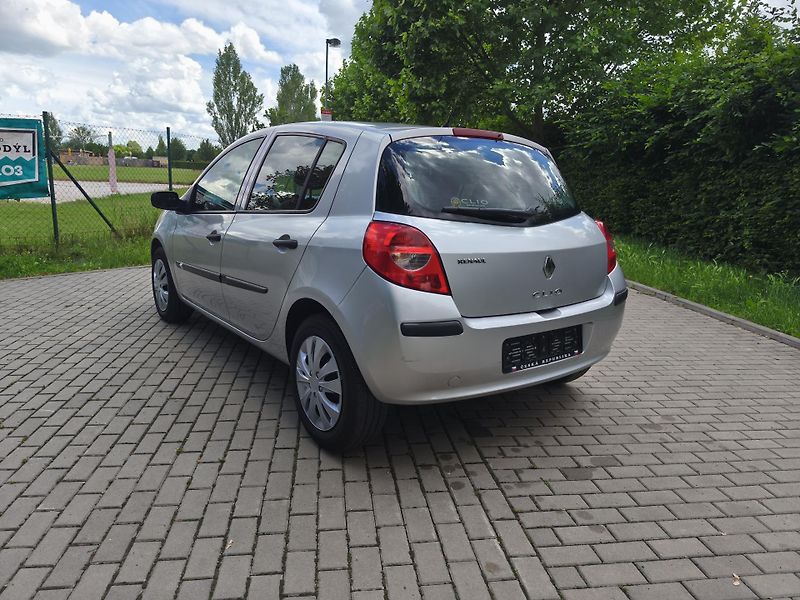 Renault Clio 1.2 confort- nové rozvody - fotka 7 z 23