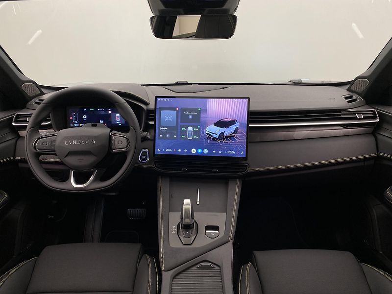 Lynk & Co 01 (2025) MORE PHEV AUT CZ 1.maj - fotka 2 z 89