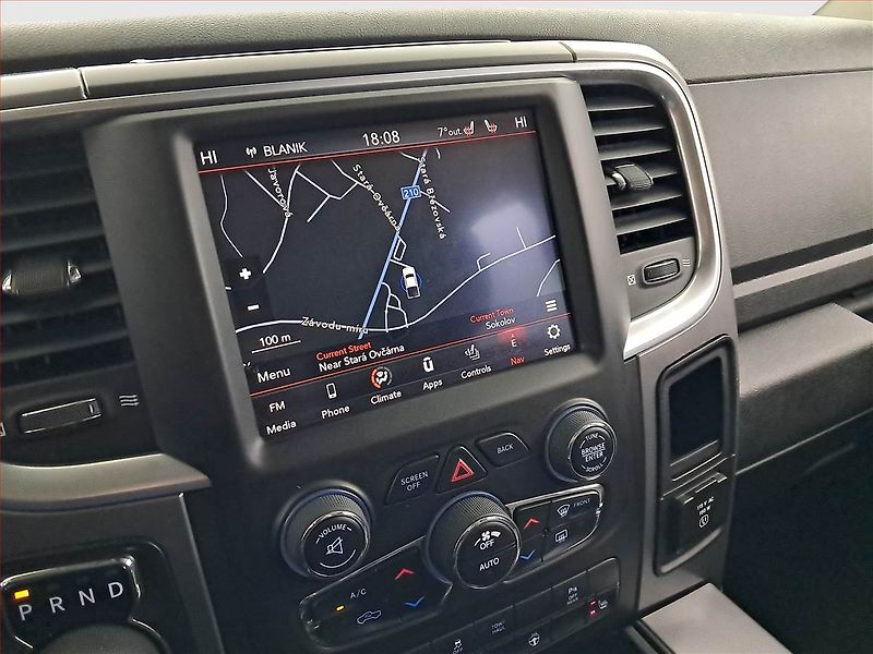 RAM 1500 (2022) 5.7 V8 Hemi - fotka 13 z 18