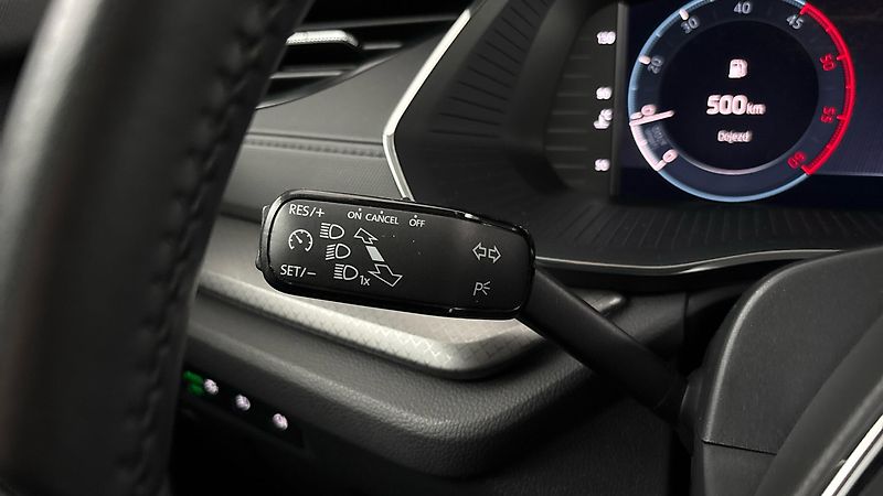 Škoda Octavia 2.0 TDI Ambition Combi - fotka 14 z 27