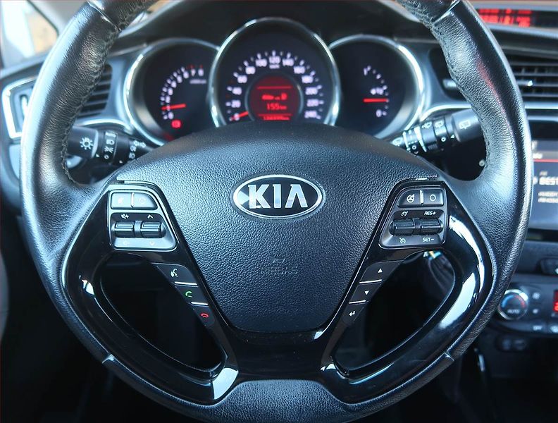 Kia Ceed (2018) Gold 1.6 GDI, Serv.kniha, Navi - fotka 16 z 18