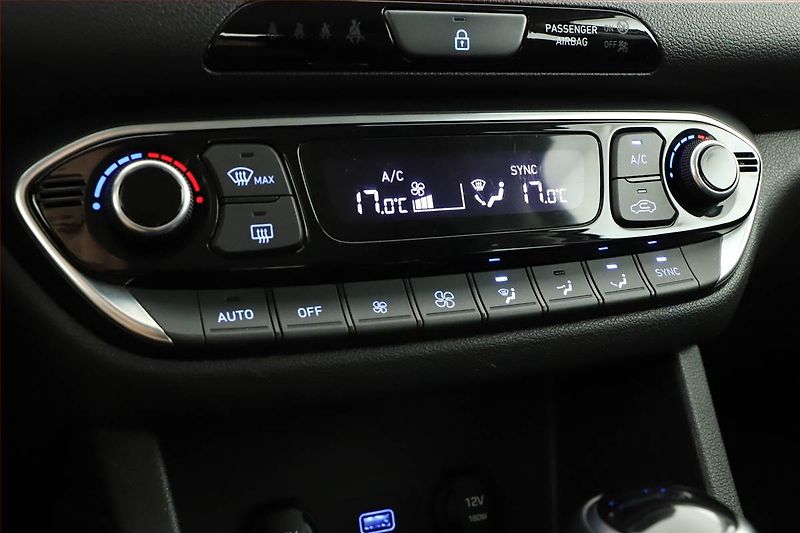 Hyundai i30 (2021) 1.5 T-GDI MHEV, Automat, Navi - fotka 22 z 26