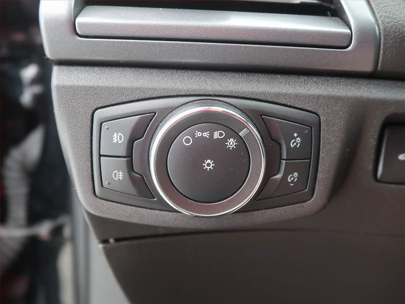 Ford Mondeo (2016) Titanium 2.0 TDCI, 4X4 - fotka 17 z 18