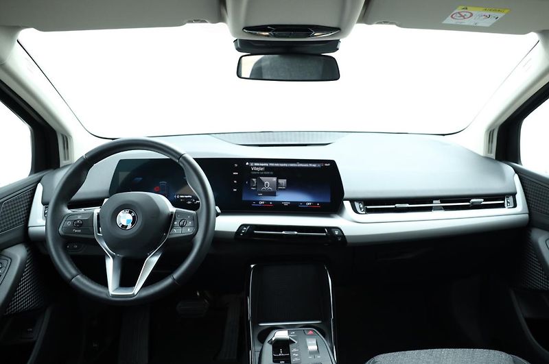 BMW Řada 2 218i Active Tourer - fotka 3 z 10