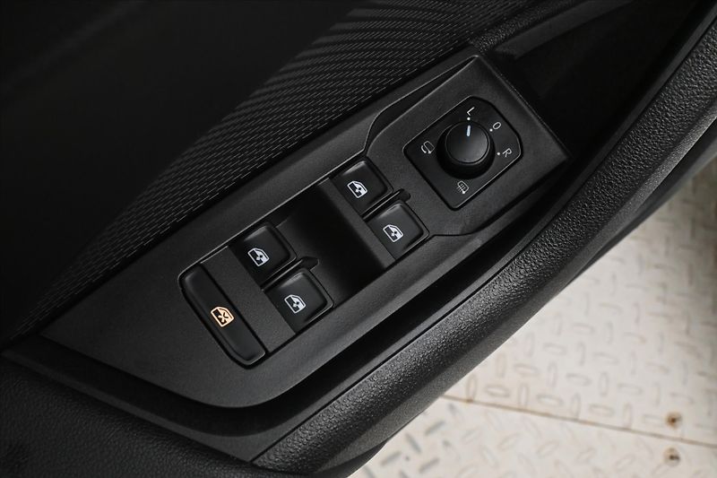 Škoda Octavia 2,0 TDI 110kW SportLINE Záruka - fotka 27 z 32