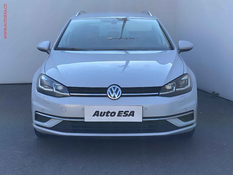 Volkswagen Golf (2019) 1.6TDi, Navi, LED - fotka 2 z 18