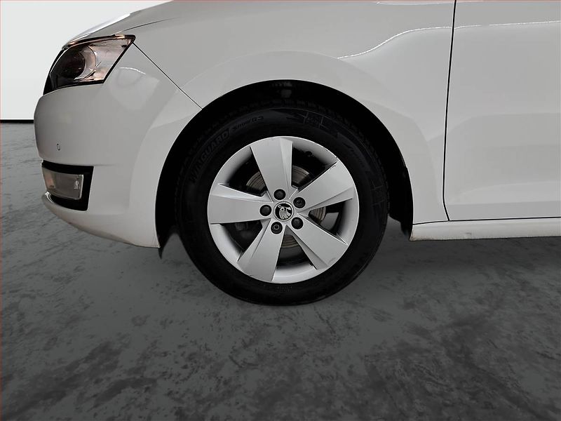 Škoda Rapid (2016) Spaceback 1.4 TDI, Automat - fotka 15 z 19