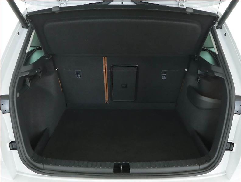 Škoda Karoq (2023) Style 1.5 TSI - fotka 14 z 18