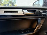 Volkswagen Touareg (2011) 3.0TDI R line 180kW - náhled 23