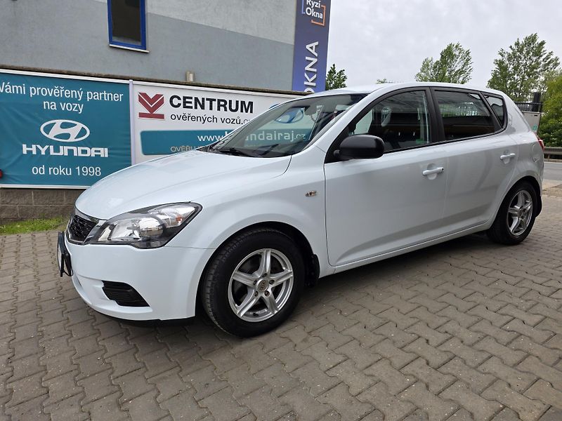 Kia Ceed (2011) 1.4-NÍZKÉ KM-1.MAJ.!!!-KLIMA - fotografie inzerátu