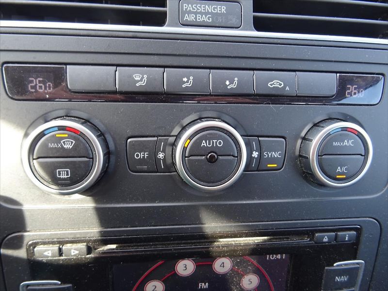 Volkswagen Touran 1,2 TSi 77 kW - fotka 25 z 33