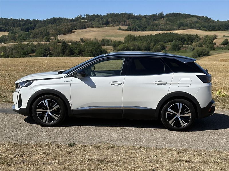 Peugeot 3008 GT 1,6 PureTech 133kW Automat - fotka 4 z 32