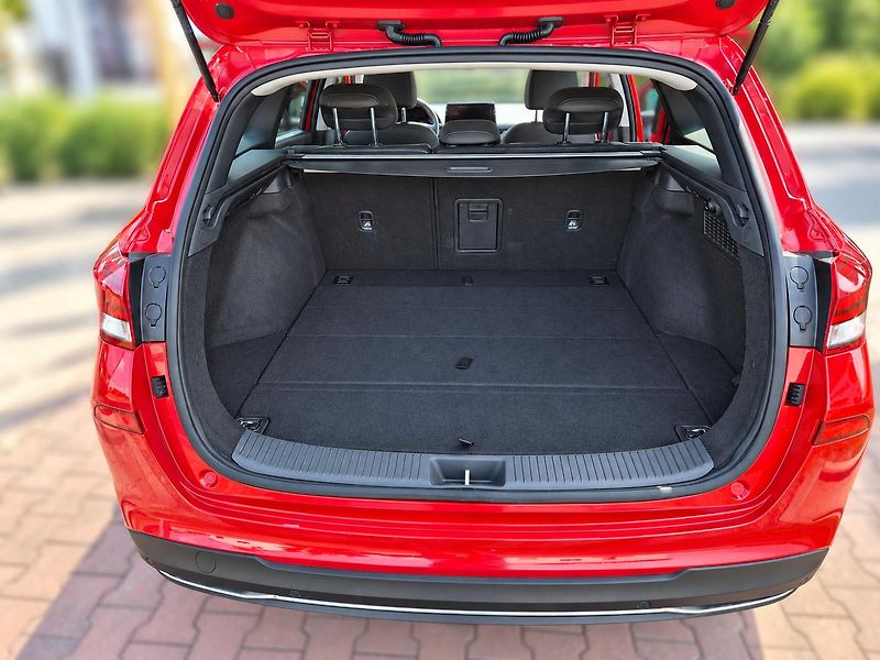 Hyundai i30 (2021) STYLE 1 majitel 1.5 TGDI 117kW - fotka 6 z 9