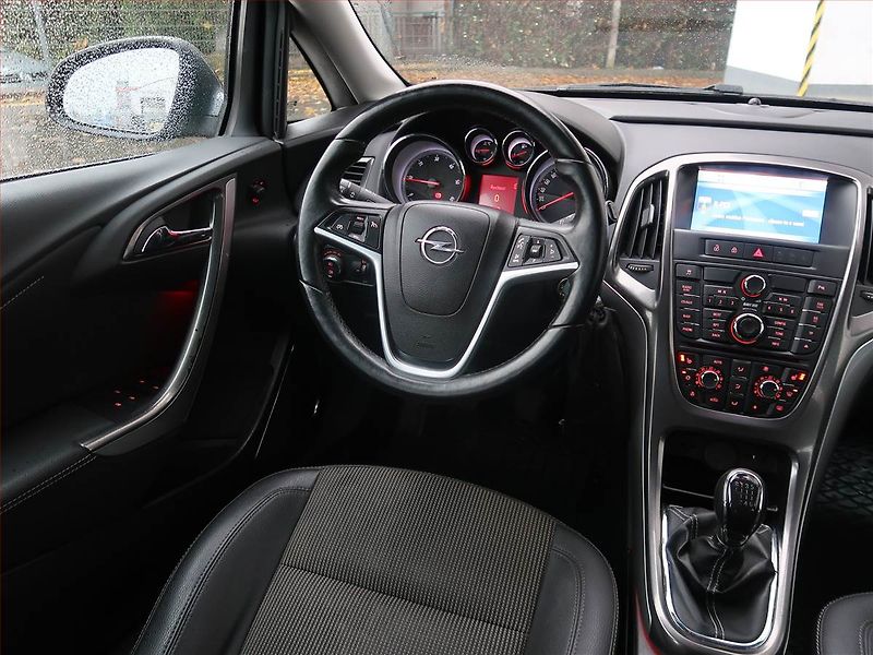 Opel Astra (2011) 2.0 CDTI, Serv.kniha, Navi - fotka 7 z 17