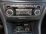 Volkswagen Golf 1,6TDi 77kW ČR ! - náhled 20