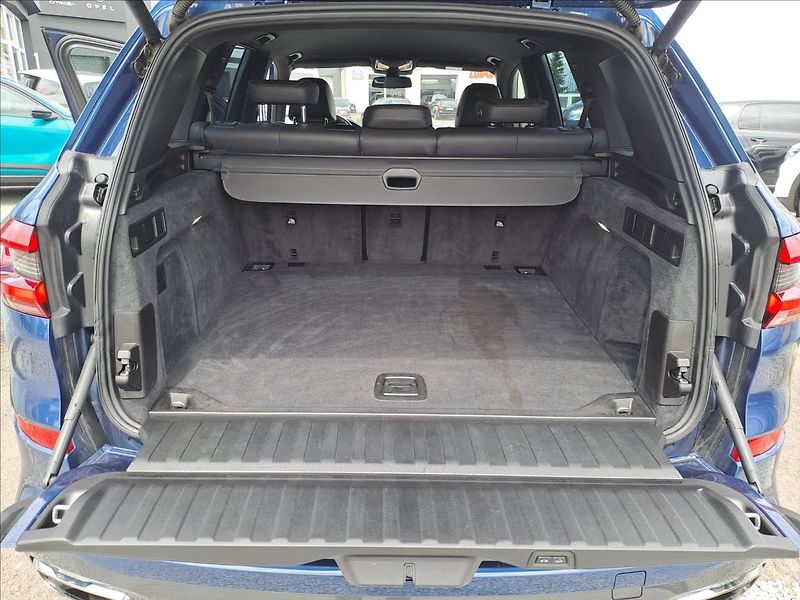BMW X5 xDrive 30d M-Paket ČR - fotka 23 z 23