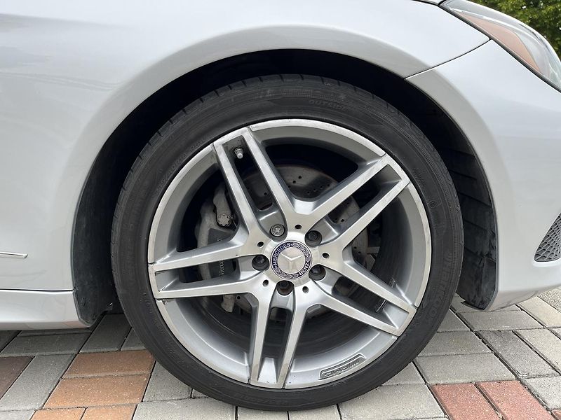 Mercedes-Benz Třídy E (2013) 350 i V6 AMG Styl paket (950) - fotka 31 z 39
