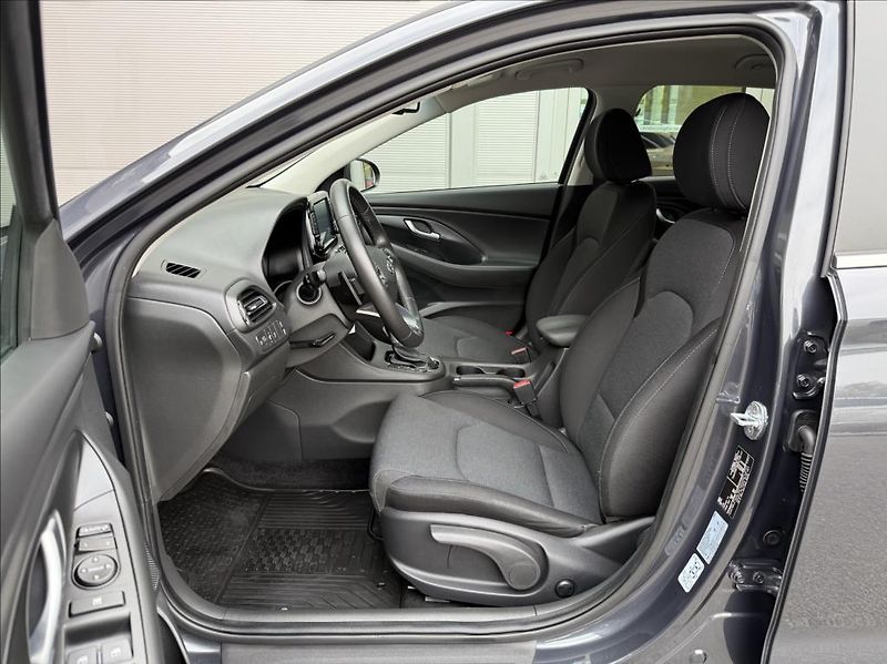 Hyundai i30 1,0 T-GDI DCT  WG Family Smart - fotka 7 z 25