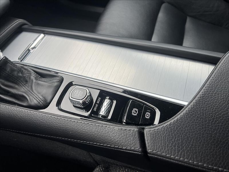 Volvo XC90 2,0 D5,Polestar AWD - fotka 27 z 32