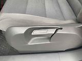 Volkswagen Touran (2012) 2.0 TDi, AC, panor - náhled 14
