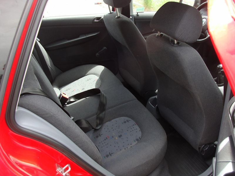 Škoda Fabia 1.4 MPi, ČR původ, nová STK - fotka 15 z 21