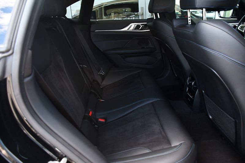 BMW Řada 4 420d xDrive M-SPORT ČR 1.MAJ - fotka 22 z 43