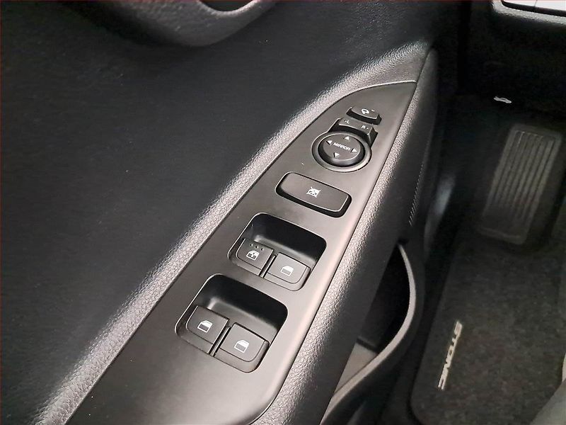 Kia Stonic (2023) Exclusive 1.0 T-GDI, EXCLUSIVE - fotka 25 z 26