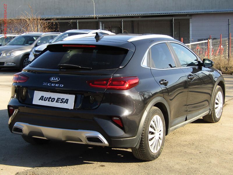 Kia XCeed (2020) 1.4 T-GDi, ČR, LED, navi - fotka 4 z 21