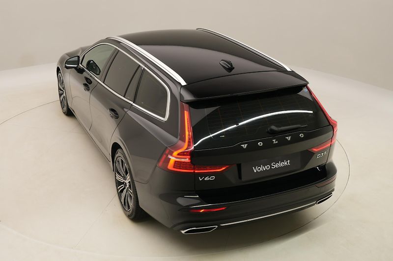 Volvo V60 D3 AWD INSCRIPTION REZERVACE - fotka 18 z 42