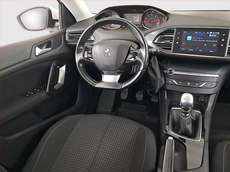 Peugeot 308 (2019) 1.5 BlueHDi, Tempomat - fotka 7 z 21