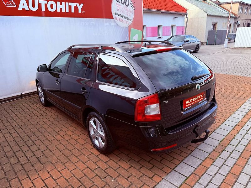 Škoda Octavia 1.4 TSi Elegance, Serviska - fotka 8 z 25