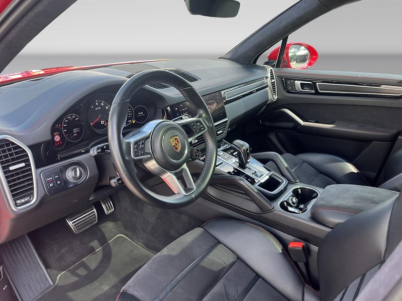 Porsche Cayenne GTS - fotka 16 z 28