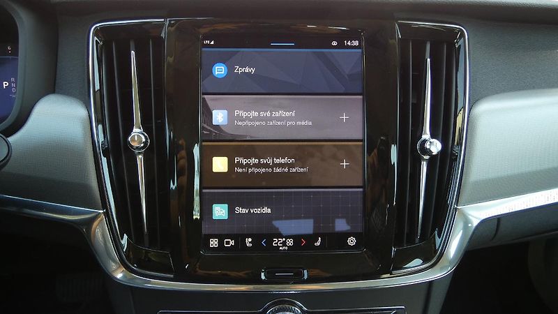 Volvo V90 B4 mHEV AWD aut. Momentum Pro - fotka 14 z 22