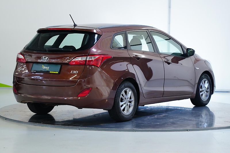 Hyundai i30 - fotka 2 z 30
