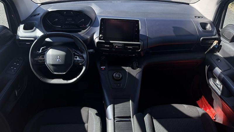 Peugeot Rifter (2021) 1.2i 96KW AUTOMAT 7 MÍST 80 KM - fotka 15 z 25
