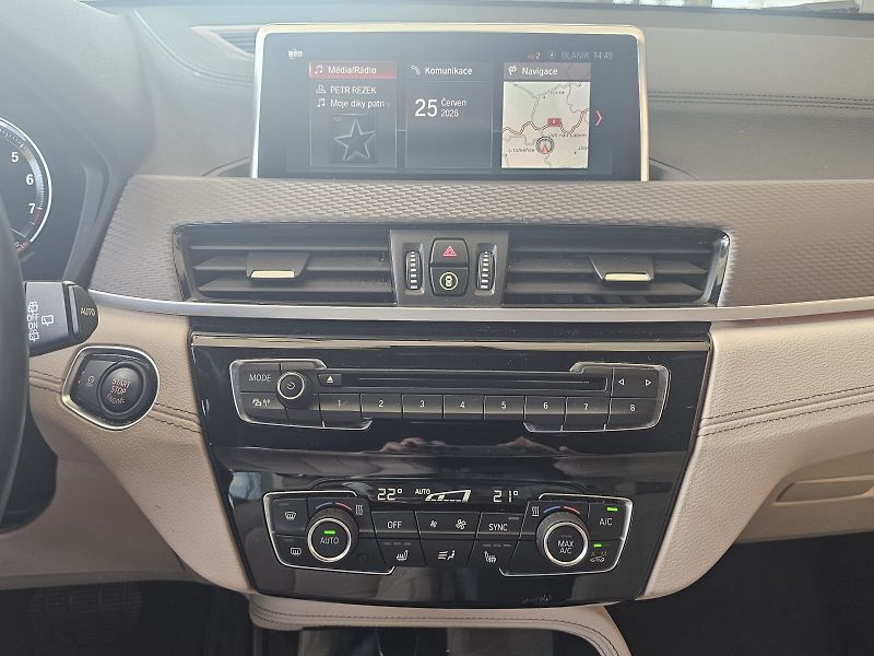 BMW X2 xDrive20i - fotka 19 z 24