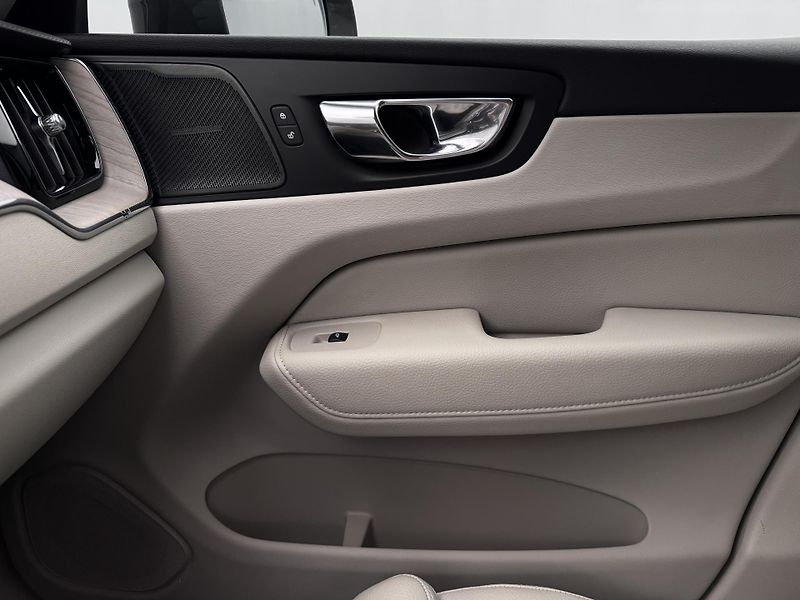 Volvo XC60 B5 AWD INSCRIPTION AUT  - fotka 34 z 56