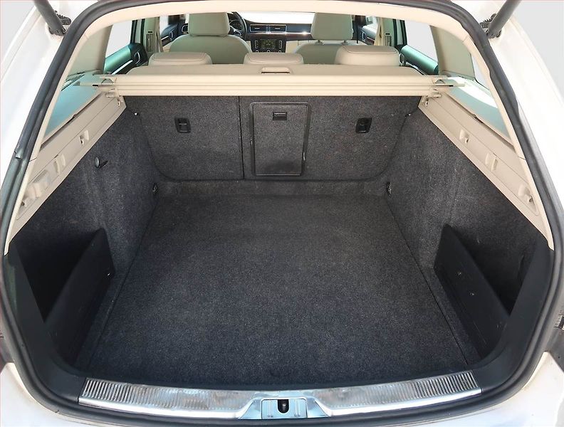 Škoda Superb (2014) Elegance 2.0 TDI, Automat - fotka 12 z 16