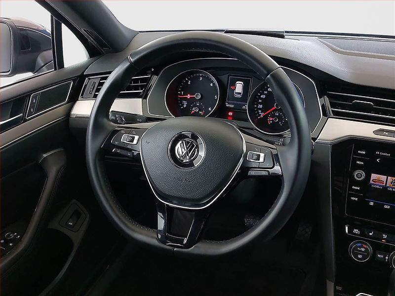 Volkswagen Passat (2018) 2.0 TDI, Automat, Kůže, Navi - fotka 15 z 19
