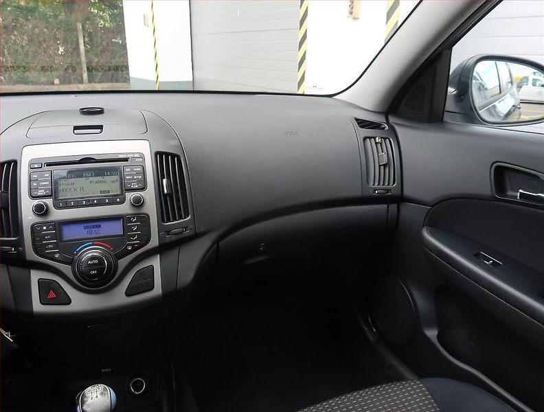 Hyundai i30 (2008) 1.4 CVVT, po STK, Klima - fotka 8 z 16