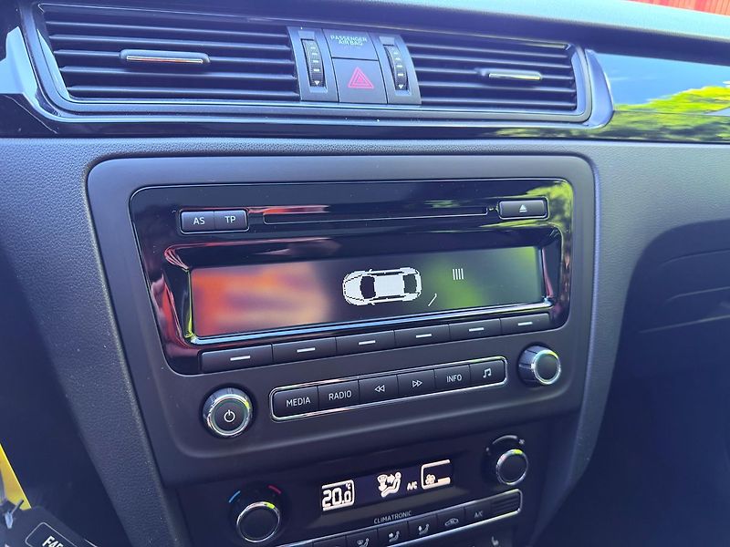 Škoda Rapid 1.2 TSi Style Plus, Serviska - fotka 19 z 25