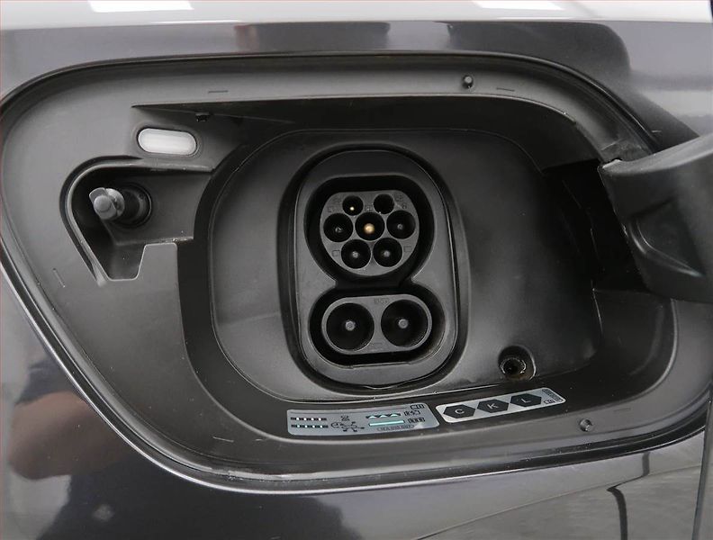 Volkswagen ID.4 (2020) Pro Perf. (82 kWh), SoH 82% - fotka 33 z 34