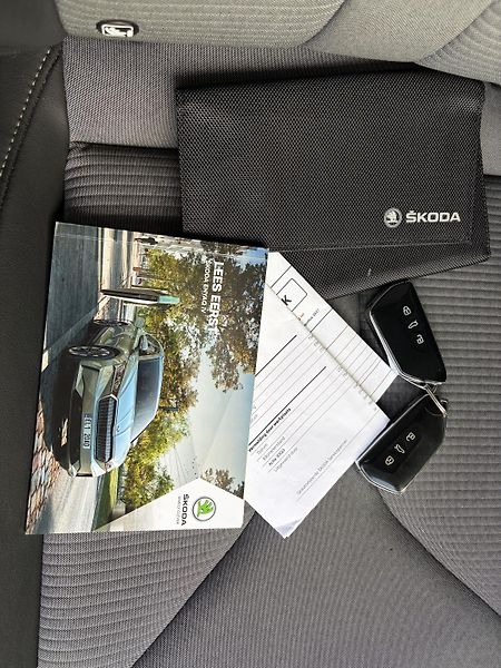Škoda Enyaq (2021)  80, 150kw, SOH 93%, tažné - fotka 14 z 14