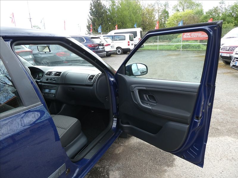 Škoda Fabia 1,2 TSi 63kW 2x kola, klima - fotka 14 z 38