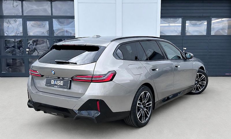 BMW Řada 5 520d xDrive M-Sport PRO - fotka 4 z 37