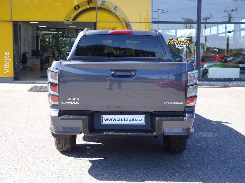 Isuzu D-Max  2.2 Double Cab V-CROSS 4x4 - fotka 7 z 26