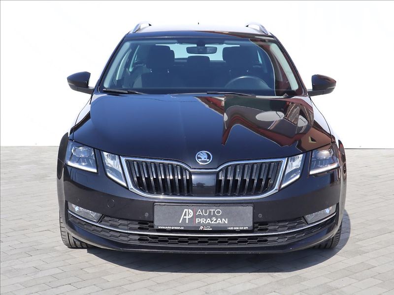 Škoda Octavia 2,0 TDi DSG Style ACC LED - fotka 2 z 41