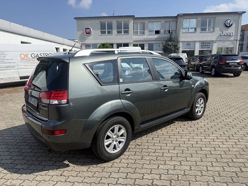 Citroën C-Crosser 2,2 HDI - fotka 3 z 13