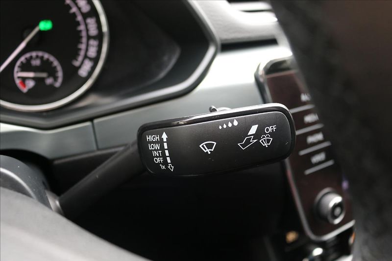 Škoda Superb 2,0 110Kw, ČR, Tažné - fotka 19 z 47